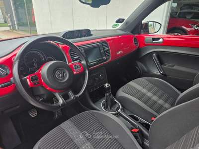 Volkswagen Maggiolino Cabrio 2.0 TDI Sport  6 marce FARI LED Rosso usata Città di Castello