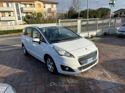 Peugeot 5008 7 posti Bianco usata Cascina