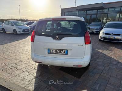 Peugeot 5008 7 posti Bianco usata Cascina