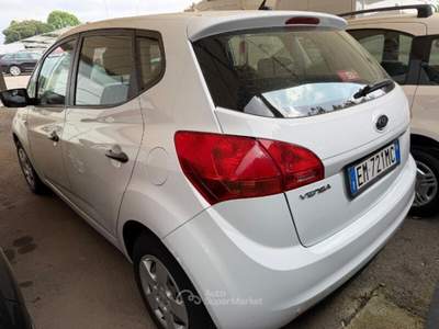 Kia Venga 1.4 CVVT Easy Bianco usata Strambino