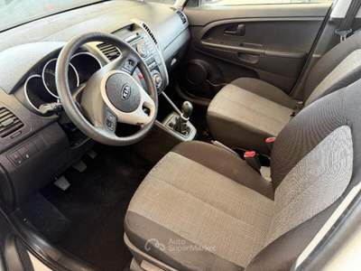 Kia Venga 1.4 CVVT Easy Bianco usata Strambino