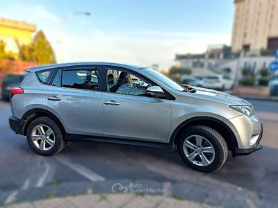 Toyota RAV4 🚀TOYOTA RAV4 Active - PRONTA ALL'USO - PERFETTA🚀 Argento usata CALTANISSETTA