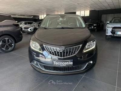 Lancia Ypsilon 1.0 FireFly 5 porte S&S Hybrid Ecochic Gold Nero usata ROVIGO