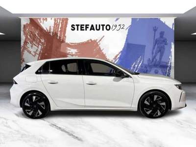 Opel Astra VI 2022 -  1.6 phev Business Elegance s&s 180cv a Bianco usata Bologna