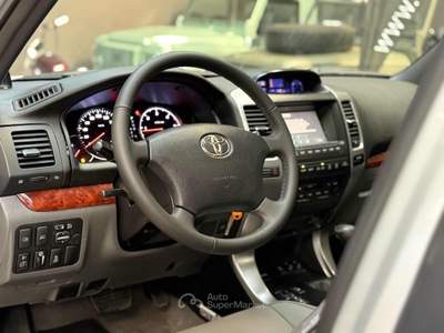 Toyota Land Cruiser 3.0 D-4D 16V cat 5 porte aut. Wagon Argento usata Bologna