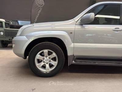 Toyota Land Cruiser 3.0 D-4D 16V cat 5 porte aut. Wagon Argento usata Bologna