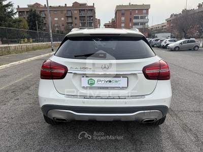 Mercedes-Benz GLA MERCEDES GLA 200 d Automatic Sport Bianco usata Roma