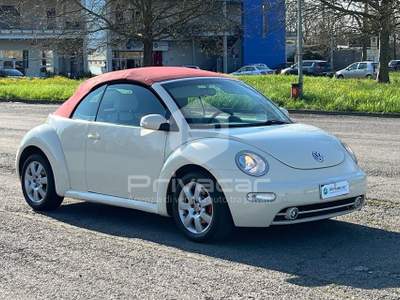 Volkswagen New Beetle VOLKSWAGEN New Beetle 1.6 Cabrio Bianco usata Carpi