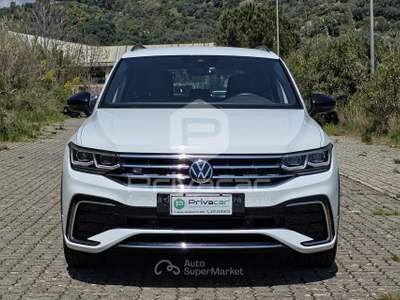 Volkswagen Tiguan VOLKSWAGEN Tiguan 2.0 TDI 150 CV SCR DSG R-Line Bianco usata CATANZARO
