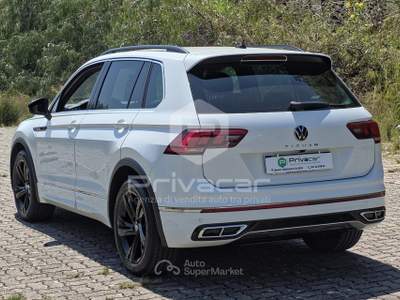 Volkswagen Tiguan VOLKSWAGEN Tiguan 2.0 TDI 150 CV SCR DSG R-Line Bianco usata CATANZARO