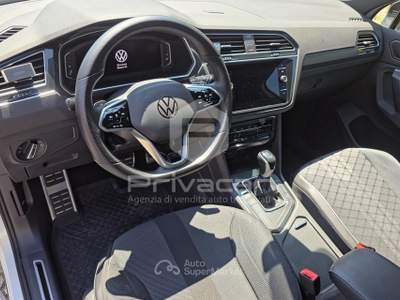 Volkswagen Tiguan VOLKSWAGEN Tiguan 2.0 TDI 150 CV SCR DSG R-Line Bianco usata CATANZARO