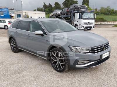Volkswagen Passat VOLKSWAGEN Passat Alltrack 2.0 TDI 200 CV 4MOTION DSG Grigio usata San Benedetto del Tronto