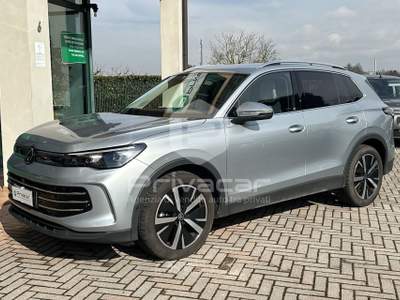 Volkswagen Tiguan VOLKSWAGEN Tiguan 1.5 eTSI 150 CV ACT DSG Elegance Grigio usata Abano Terme