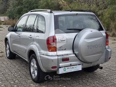 Toyota RAV4 TOYOTA RAV4 2.0 Tdi D-4D cat 5 porte Grigio usata CATANZARO