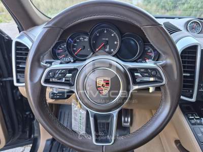 Porsche Cayenne PORSCHE Cayenne 3.0 Diesel Nero usata CATANZARO
