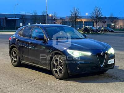 Alfa Romeo Stelvio ALFA ROMEO Stelvio 2.2 Turbodiesel 180 CV AT8 RWD Executive Blu/Azzurro usata Carpi