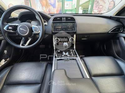 Jaguar XE JAGUAR XE 2.0 250 CV aut. SE Grigio usata Manerba del Garda