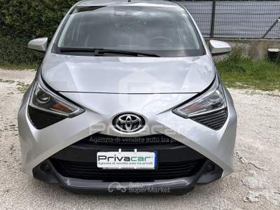 Toyota Aygo TOYOTA Aygo Connect 1.0 VVT-i 72 CV 5 porte x-fun Grigio usata Montesilvano
