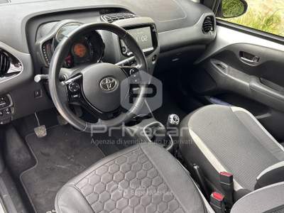 Toyota Aygo TOYOTA Aygo Connect 1.0 VVT-i 72 CV 5 porte x-fun Grigio usata Montesilvano