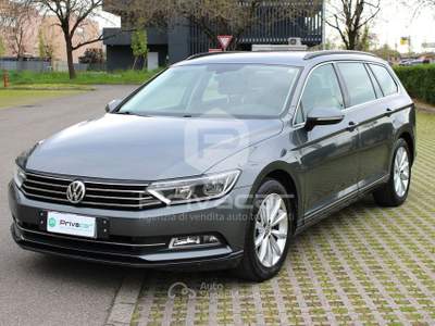 Volkswagen Passat VOLKSWAGEN Passat Variant 2.0 TDI DSG Business BlueMotion Tech Grigio usata Reggio nell'Emilia