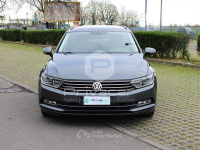 Volkswagen Passat VOLKSWAGEN Passat Variant 2.0 TDI DSG Business BlueMotion Tech Grigio usata Reggio nell'Emilia