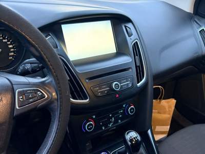 Ford Focus adatta a neo patentati Blu/Azzurro usata Terni