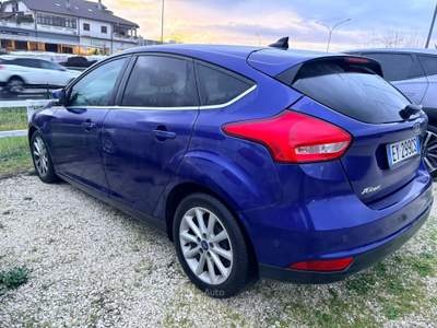 Ford Focus adatta a neo patentati Blu/Azzurro usata Terni