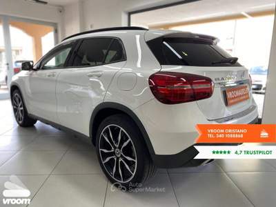 Mercedes-Benz GLA GLA 200 d Automatic Executive Bianco usata Oristano