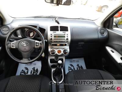 Toyota Urban Cruiser 1.4 d-4d Luxury Awd Nero usata Castelnovo ne' Monti