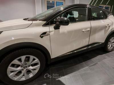 Renault Captur 1.5 blue dci Intens 115cv edc Lilla usata Quarto