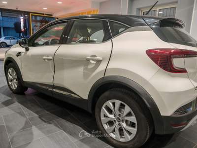 Renault Captur 1.5 blue dci Intens 115cv edc Lilla usata Quarto