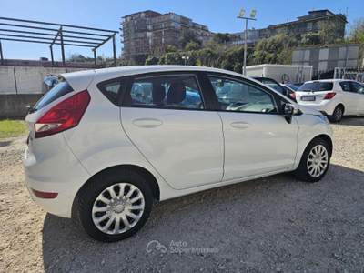 Ford Fiesta  1.4 16V 5p. Bz.- GPL Titanium Bs. Bianco usata Napoli