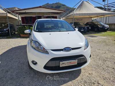 Ford Fiesta  1.4 16V 5p. Bz.- GPL Titanium Bs. Bianco usata Napoli