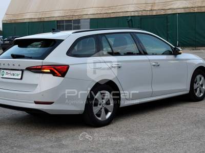 Skoda Octavia SKODA Octavia 2.0 TDI EVO SCR DSG Wagon Executive Bianco usata Macerata