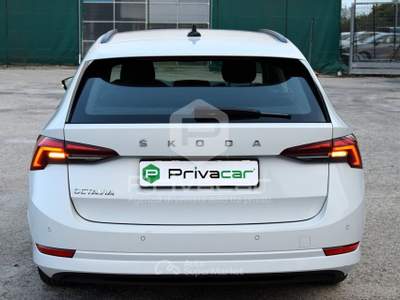 Skoda Octavia SKODA Octavia 2.0 TDI EVO SCR DSG Wagon Executive Bianco usata Macerata