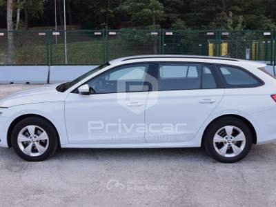 Skoda Octavia SKODA Octavia 2.0 TDI EVO SCR DSG Wagon Executive Bianco usata Macerata