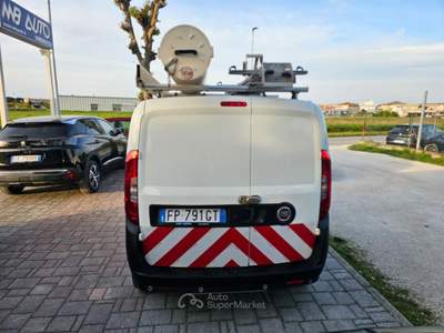 Fiat Doblò Doblò 1.4 T-Jet Natural Power PL-TN Cargo Maxi Lam Bianco usata Civitanova Marche