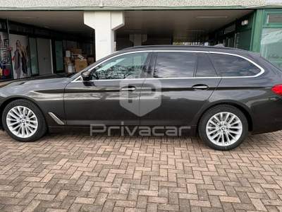 BMW Serie 5 520d BMW 520d xDrive Touring Luxury Nero usata Manerba del Garda