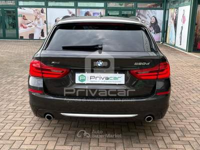 BMW Serie 5 520d BMW 520d xDrive Touring Luxury Nero usata Manerba del Garda
