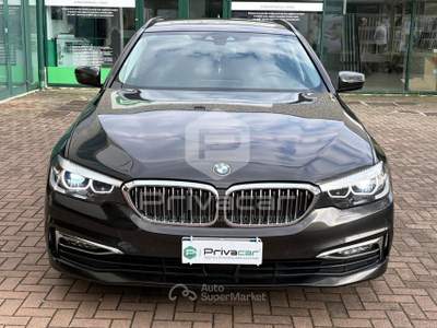 BMW Serie 5 520d BMW 520d xDrive Touring Luxury Nero usata Manerba del Garda