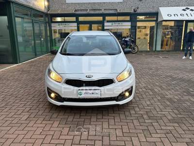 Kia Cee'd KIA cee'd 1.6 CRDi 110 CV SW Active Bianco usata Manerba del Garda