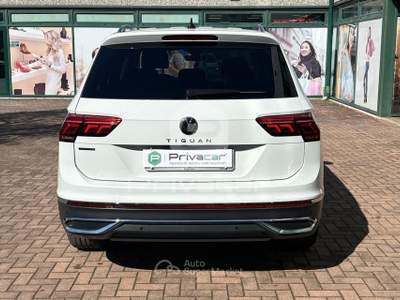 Volkswagen Tiguan Allspace VOLKSWAGEN Tiguan Allspace 2.0 TDI SCR DSG Elegance Bianco usata Manerba del Garda