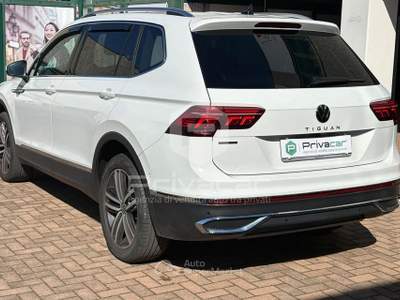 Volkswagen Tiguan Allspace VOLKSWAGEN Tiguan Allspace 2.0 TDI SCR DSG Elegance Bianco usata Manerba del Garda