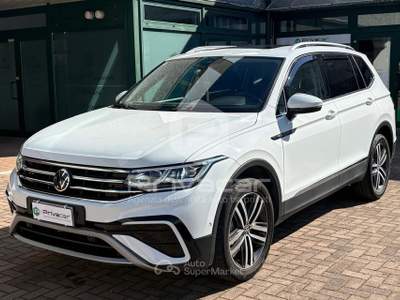 Volkswagen Tiguan Allspace VOLKSWAGEN Tiguan Allspace 2.0 TDI SCR DSG Elegance Bianco usata Manerba del Garda