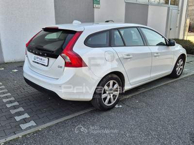 Volvo V60 VOLVO V60 D2 1.6 Kinetic Bianco usata Torino
