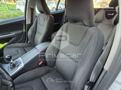 Volvo V60 VOLVO V60 D2 1.6 Kinetic Bianco usata Torino