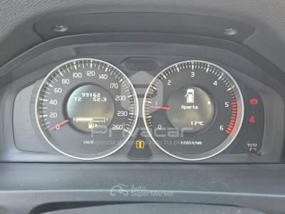 Volvo V60 VOLVO V60 D2 1.6 Kinetic Bianco usata Torino