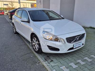 Volvo V60 VOLVO V60 D2 1.6 Kinetic Bianco usata Torino