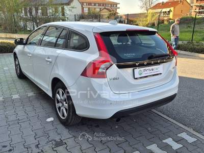 Volvo V60 VOLVO V60 D2 1.6 Kinetic Bianco usata Torino