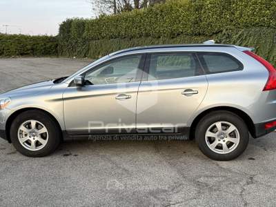 Volvo XC60 VOLVO XC60 2.4 D 163 CV AWD Geartronic Momentum Grigio usata Cuneo